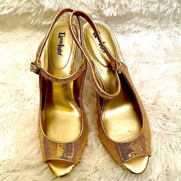 Sparkly gold pumps! Perfect shoe for a night out! - Picture 3 of 4